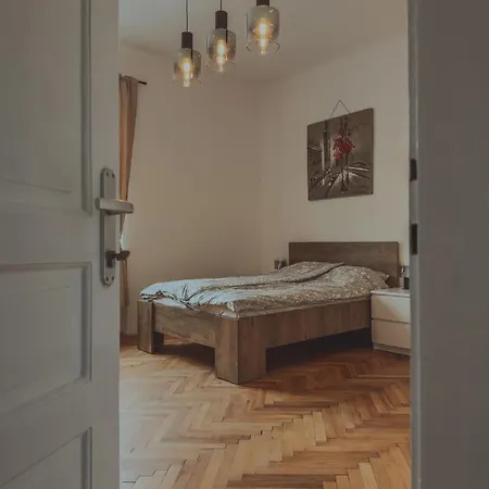 Pirc On Dunajska Street * Lublana